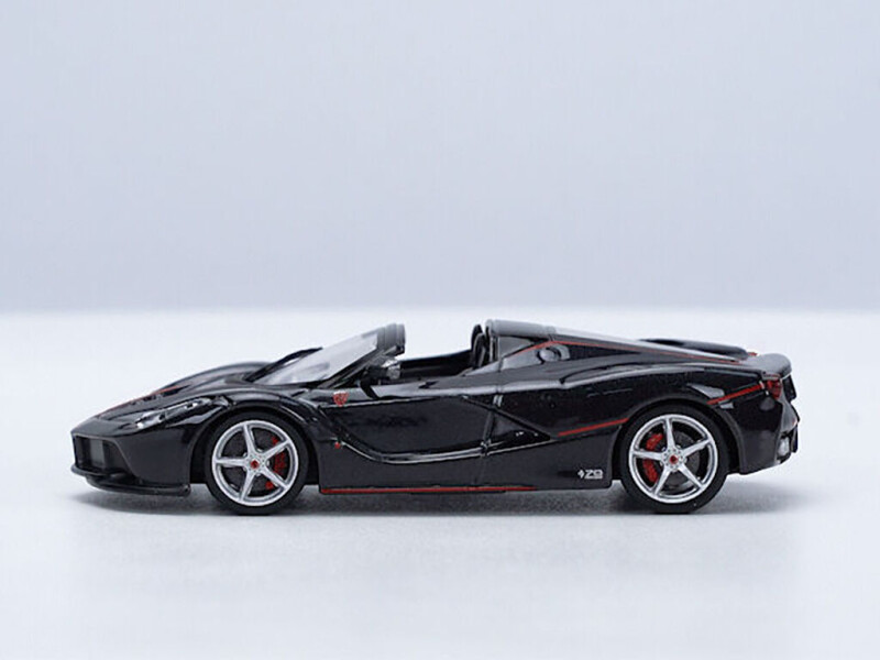 Bburago Ferrari LaFerrari Aperta 1:43 Black